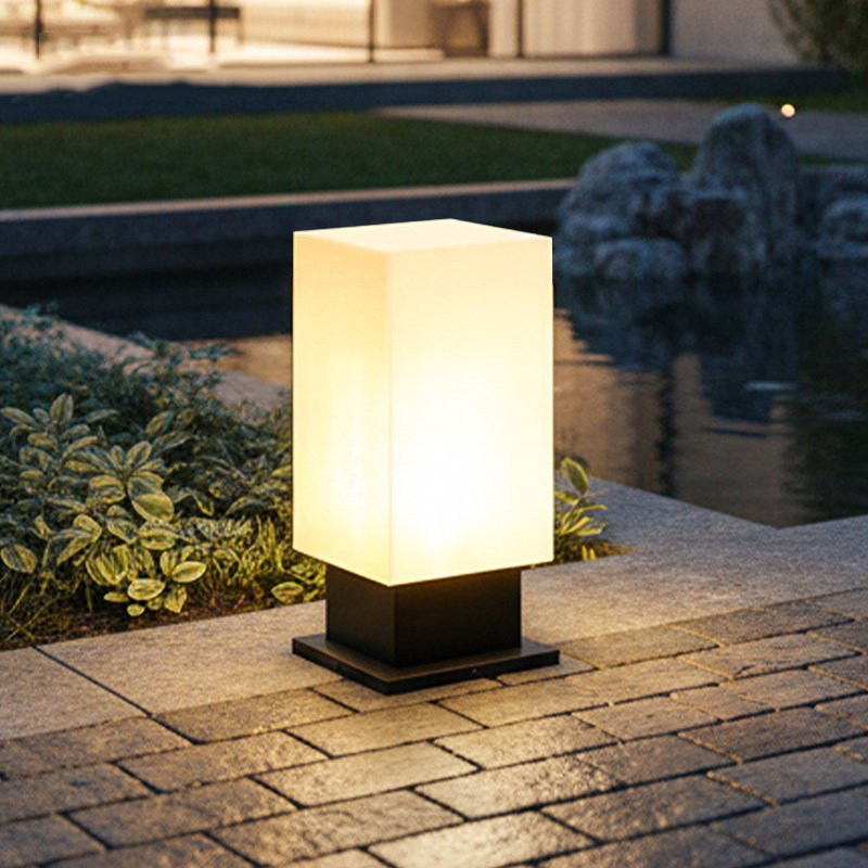 Świecąca lampa podłogowa, sola – Solar Lamp recenzja i cena