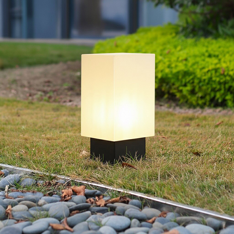 Świecąca lampa podłogowa, sola – Solar Lamp recenzja i cena